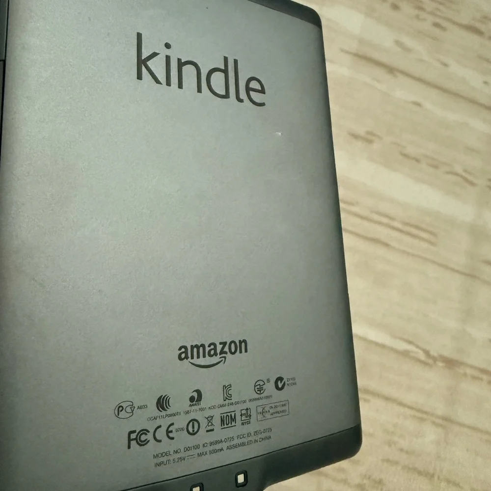 Amazon Kindle E-Reader - Dark Gray
